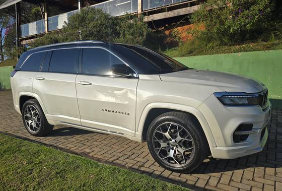 JEEP COMMANDER 1.3 T270 TURBO FLEX OVERLAND AT6